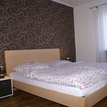 ゲストハウス Lindenhof 3*