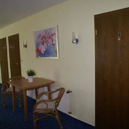 ゲストハウス Lindenhof 3*